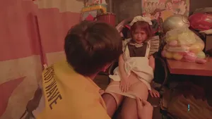 Một nữ thần nổi tiếng trên mạng, khiêu vũ và tạo dáng nóng bỏng, âm hộ hồng không lông, mở rộng cận cảnh và ướt át