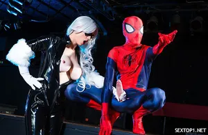 Má vợ yêu đến nhà chăm sóc con rể khi cô con gái hư bỏ nhà đi