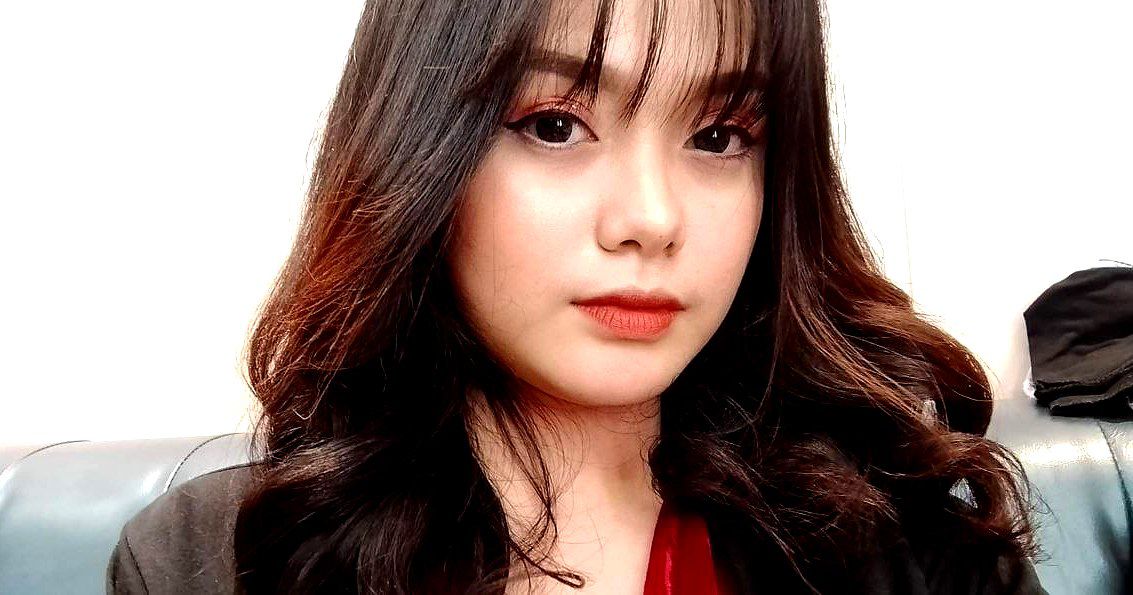 Có anh nào muốn tắm chung với em không